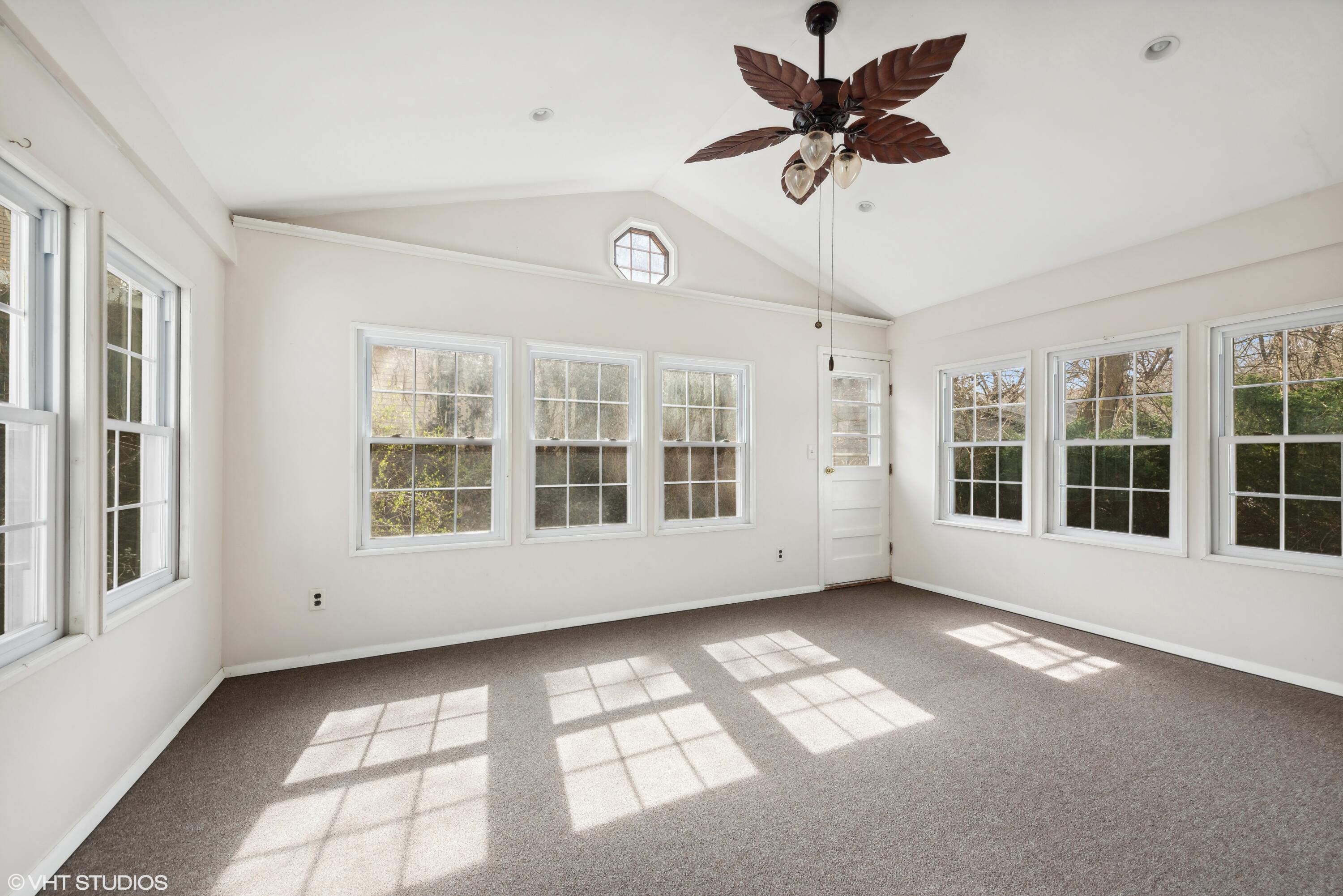126 Diana Road Portage, IN 46368 - Photo 4 of 18 3000x2002