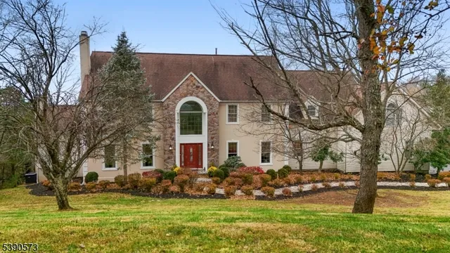 $999,999 | 10 Blue Cliff Drive, Lebanon, NJ 08833
