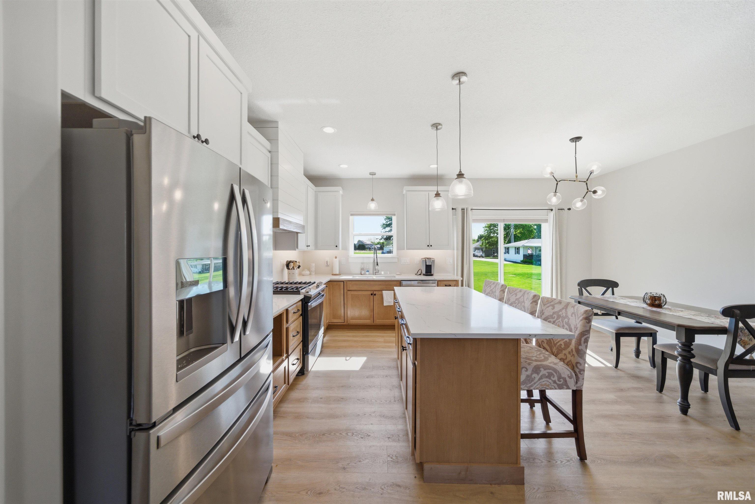 215 Cypress Point Washington, IL 61571 - Photo 9 of 39