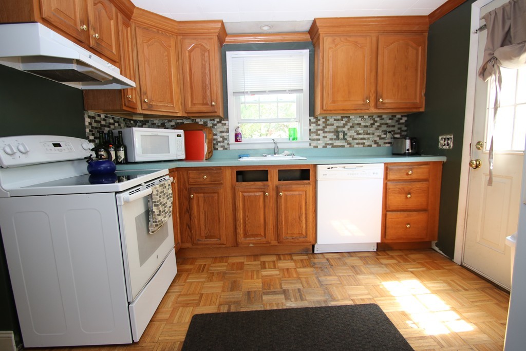 30 Staaf Road Saugus, MA 01906 - Photo 3 of 19 Gallery Image 3