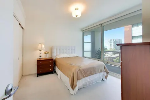 $339,000 | 1570 Elmwood Avenue, Unit 909, Evanston, IL 60201