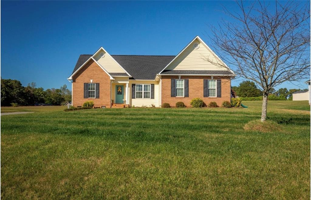 1774 Thomasville Road Conover, NC 28613 - Photo 1 of 24 Gallery Image 1
