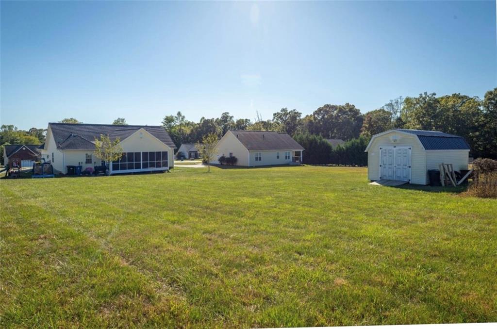 1774 Thomasville Road Conover, NC 28613 - Photo 4 of 24 Gallery Image 4