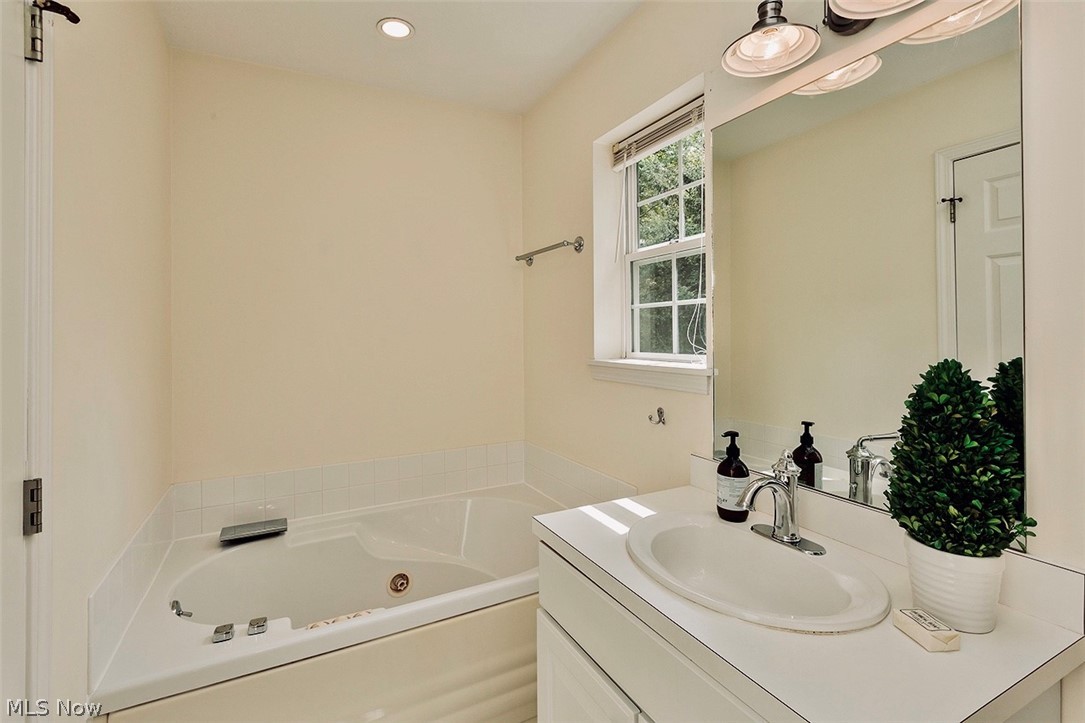 5232 Edenhurst Road Cleveland, OH 44124 - Photo 21 of 30