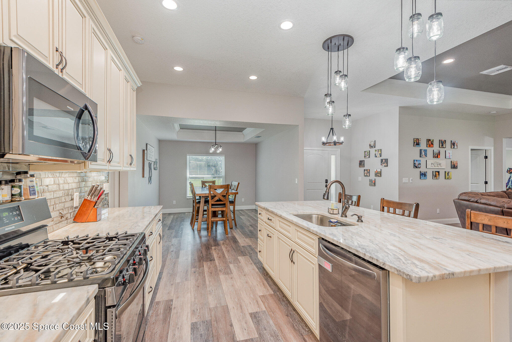 3620 Maebert Road Mims, FL 32754 - Photo 9 of 35 a very nice looking kitchen with a large counter space