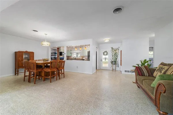 $399,900 | 219 Southeast 20th Terrace, Ocala, FL 34471