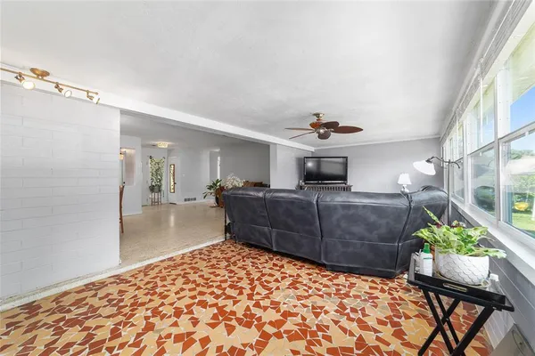 $399,900 | 219 Southeast 20th Terrace, Ocala, FL 34471
