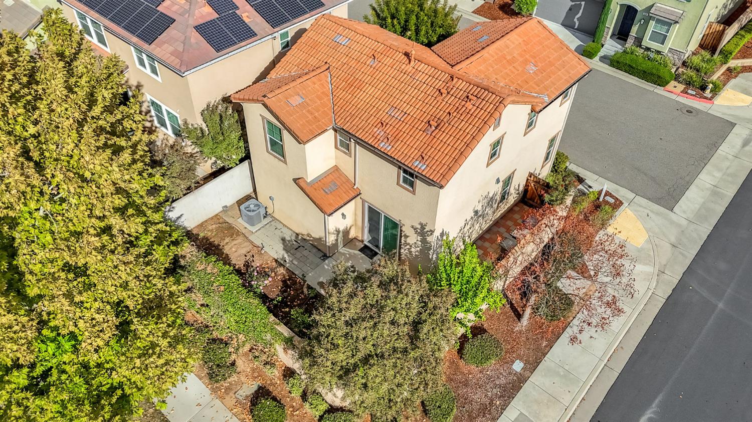 1500 North Encoure Way Clovis, CA 93619 - Photo 30 of 37 an aerial view of a house