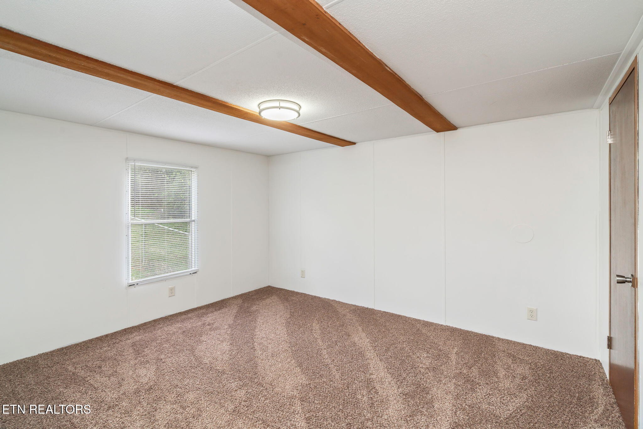 361 Doane Road New Market, TN 37820 - Photo 23 of 39 a view of empty room with window