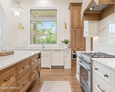 $900,000 | 201 Greyford Drive, Lafayette, LA 70503