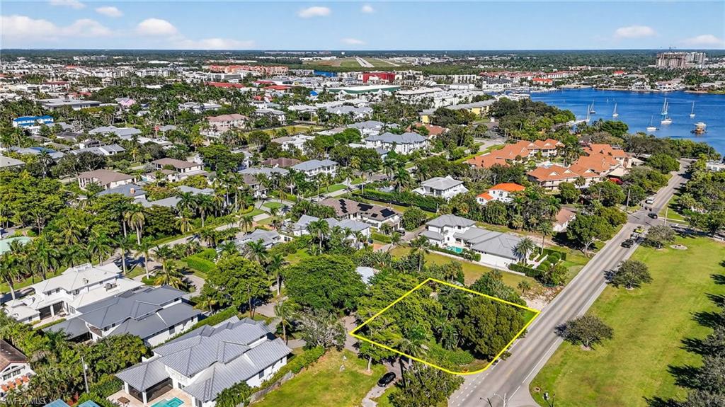 709 Broad Avenue South Naples, FL 34102 - Photo 11 of 19