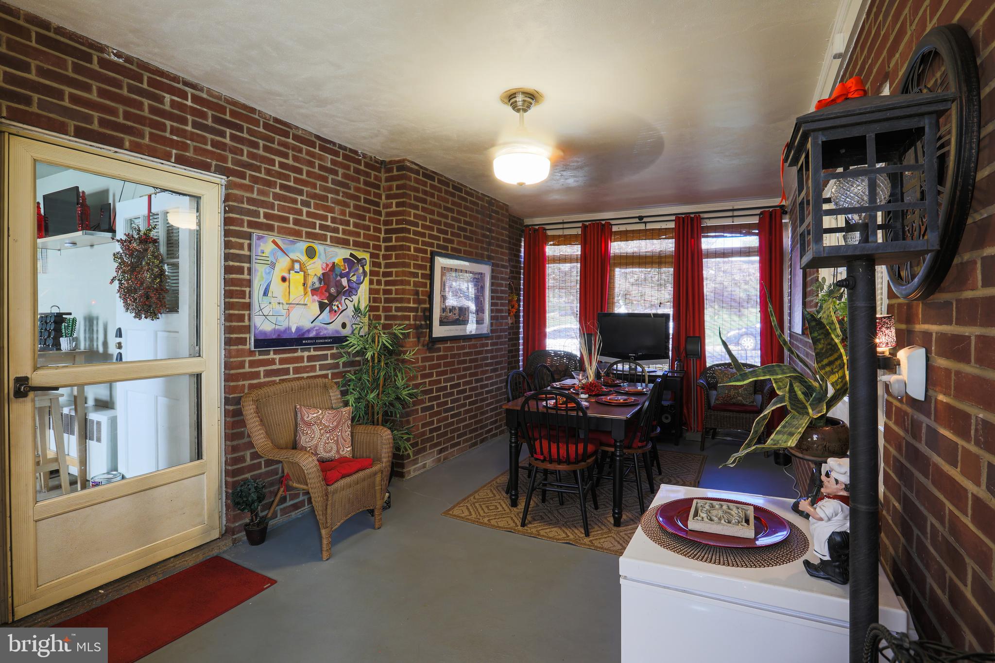 8343 Liberty Road Baltimore, MD 21244 - Photo 19 of 44 Three Season Room