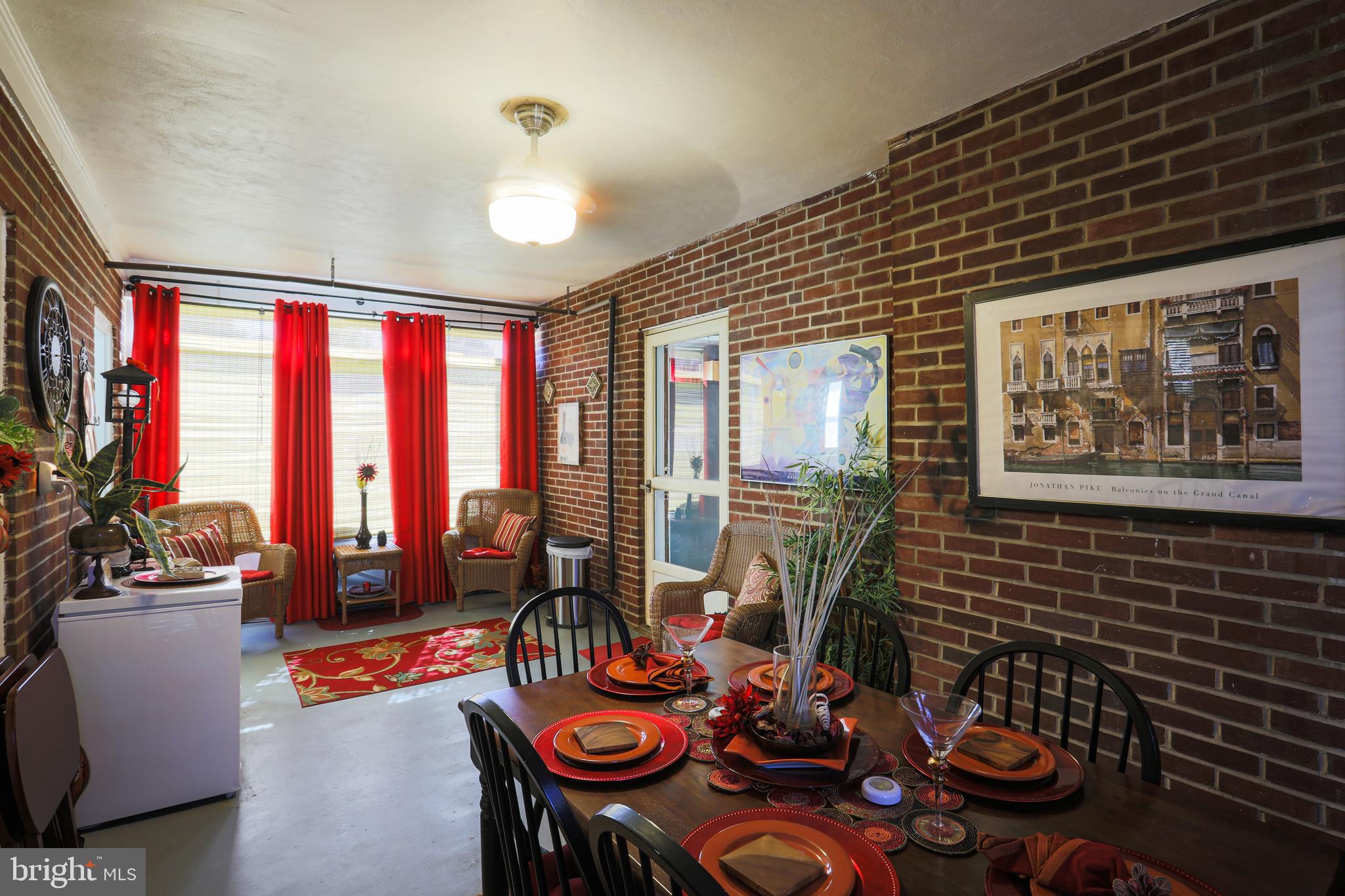 8343 Liberty Road Baltimore, MD 21244 - Photo 20 of 44 Three Season Room