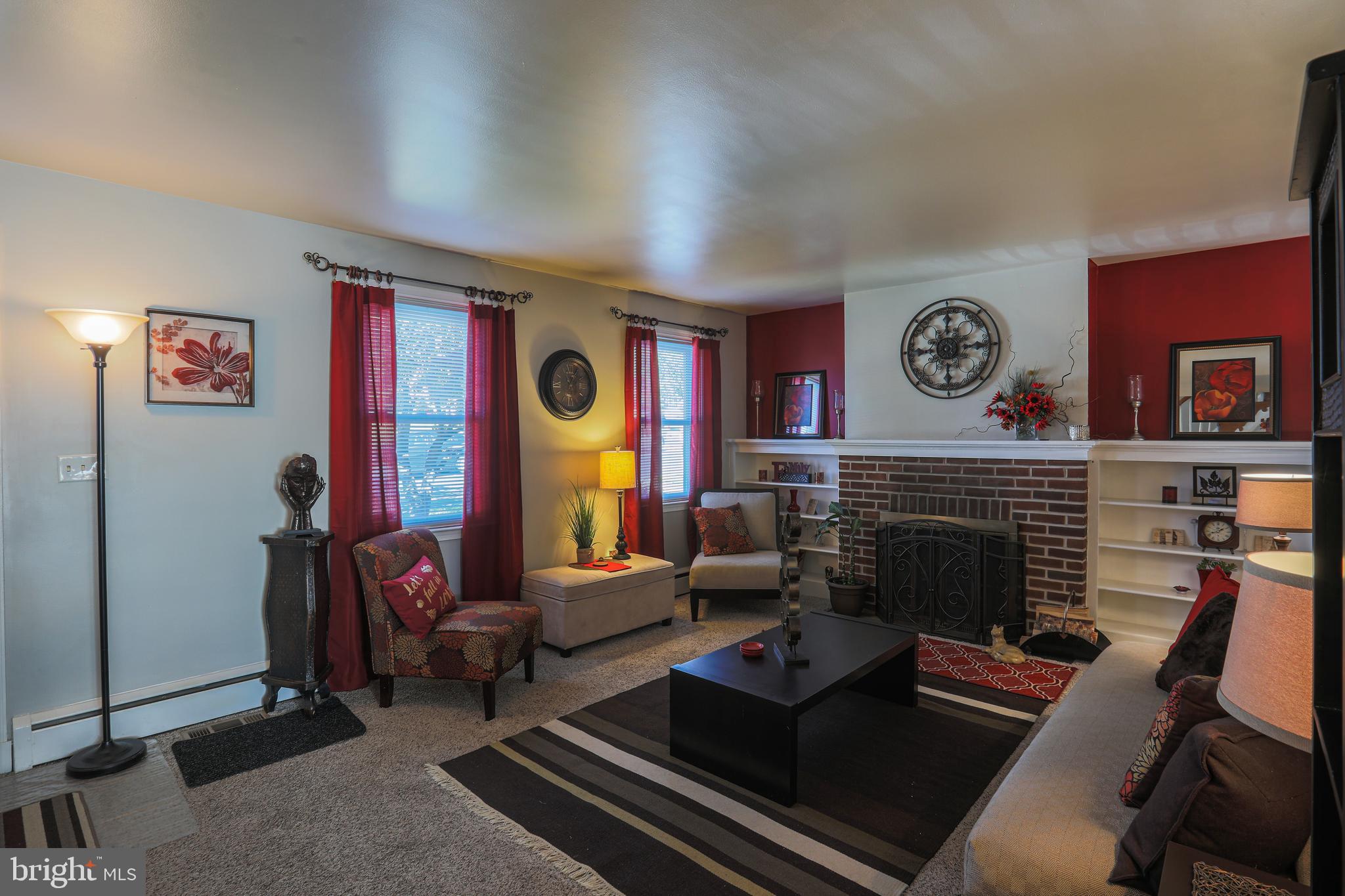 8343 Liberty Road Baltimore, MD 21244 - Photo 6 of 44 Living Room