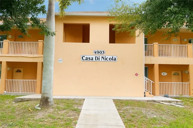 a view of a small yard