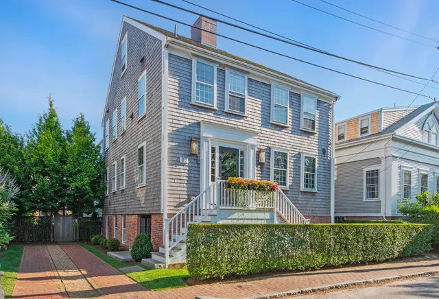 $9,500,000 | 32 India Street, Nantucket, MA 02554