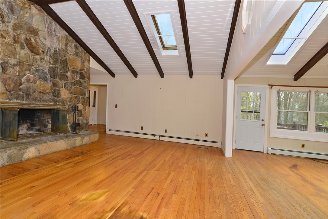 4 Colonial Road Scituate, RI 02857 - Photo 12 of 50
