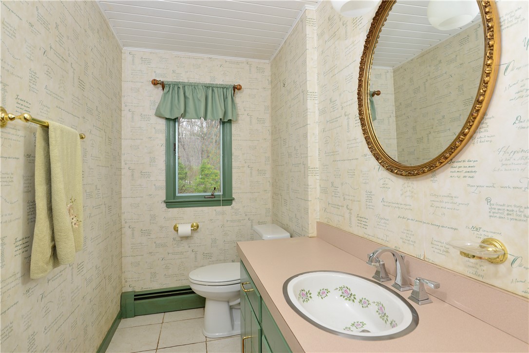 4 Colonial Road Scituate, RI 02857 - Photo 15 of 50