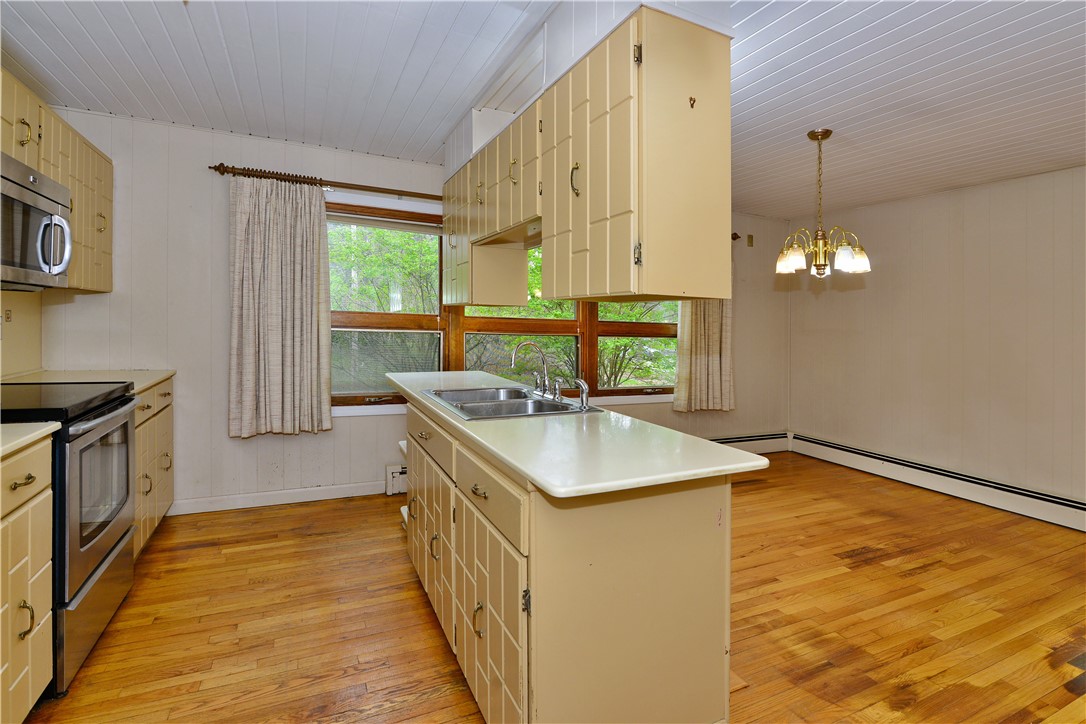 4 Colonial Road Scituate, RI 02857 - Photo 16 of 50