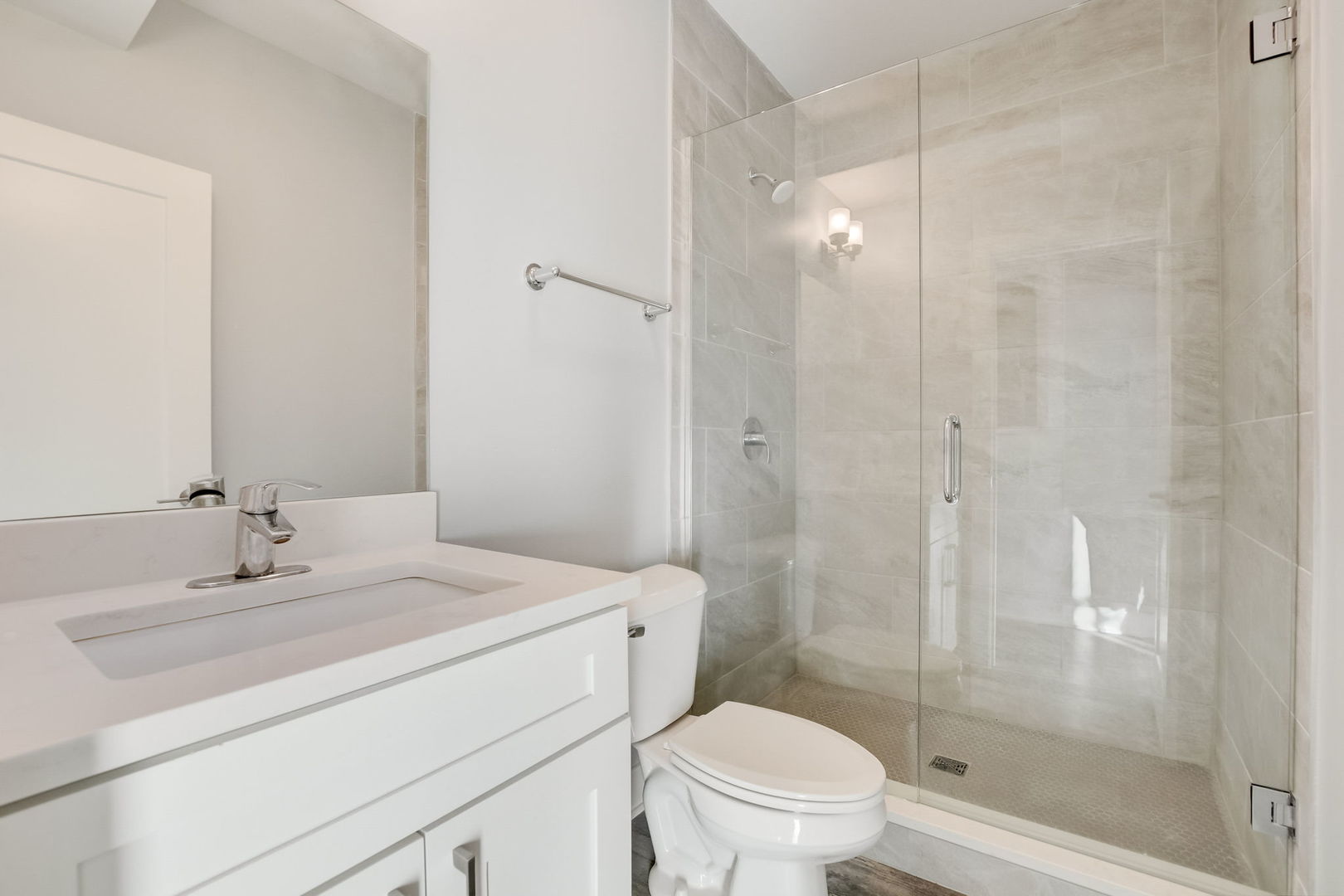 3303 South Racine Avenue Chicago, IL 60608 - Photo 30 of 60 a bathroom with a sink toilet and shower