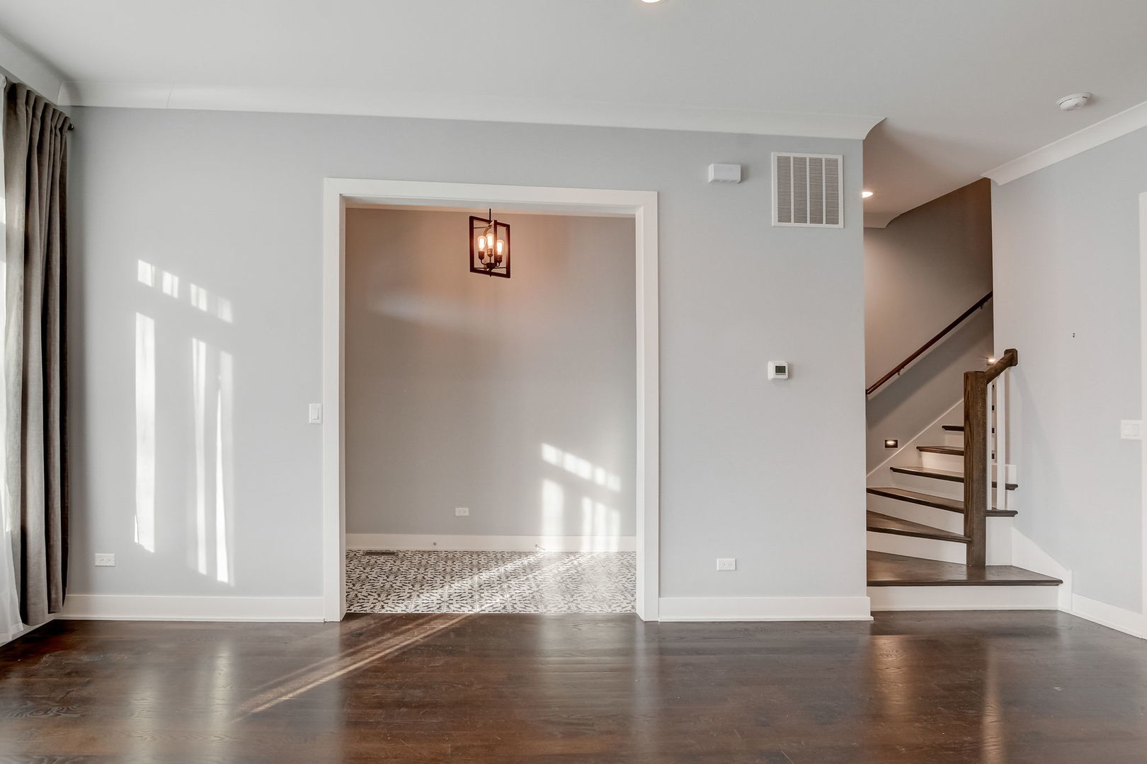 3303 South Racine Avenue Chicago, IL 60608 - Photo 4 of 60