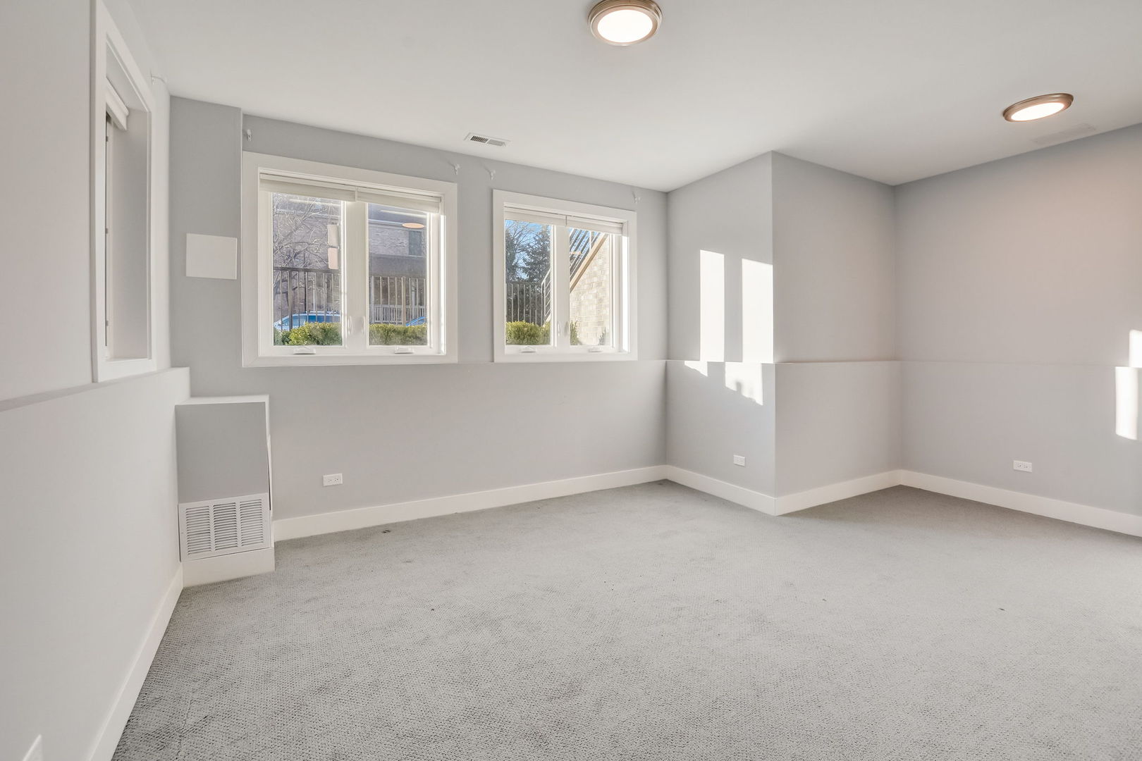 3303 South Racine Avenue Chicago, IL 60608 - Photo 42 of 60 an empty room with windows