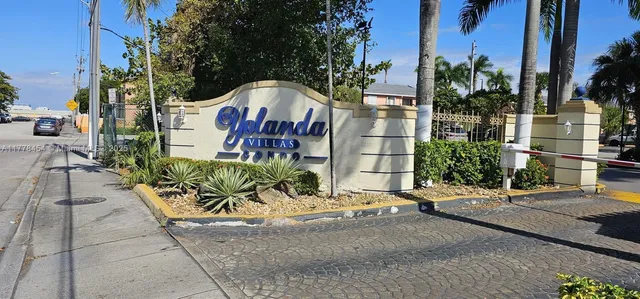 a view of multiple house with outdoor space