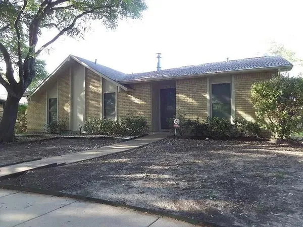 $2,200 | 11015 Wallbrook Drive, Dallas, TX 75238