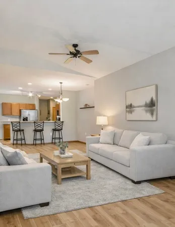 $325,000 | 3331 North Stone Creek Circle, Madison, WI 53719