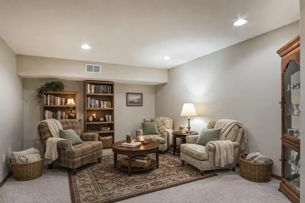$325,000 | 3331 North Stone Creek Circle, Madison, WI 53719