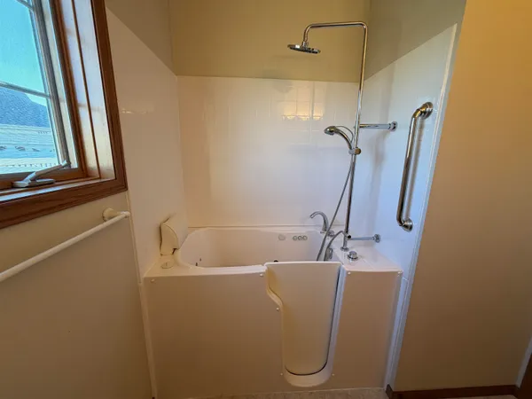 $325,000 | 3331 North Stone Creek Circle, Madison, WI 53719