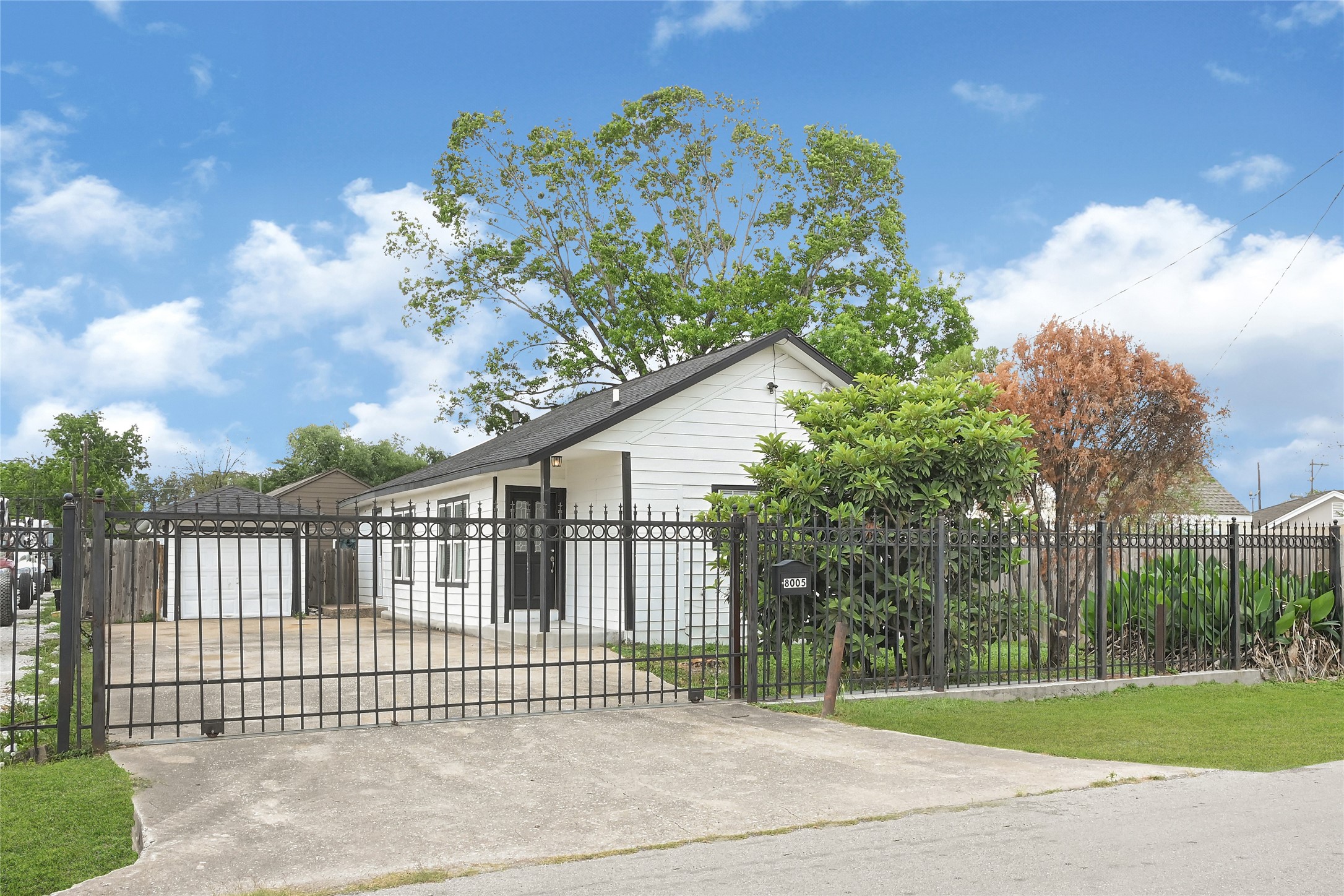 8005 Wiggins Street Houston, TX 77029 - Photo 1 of 25