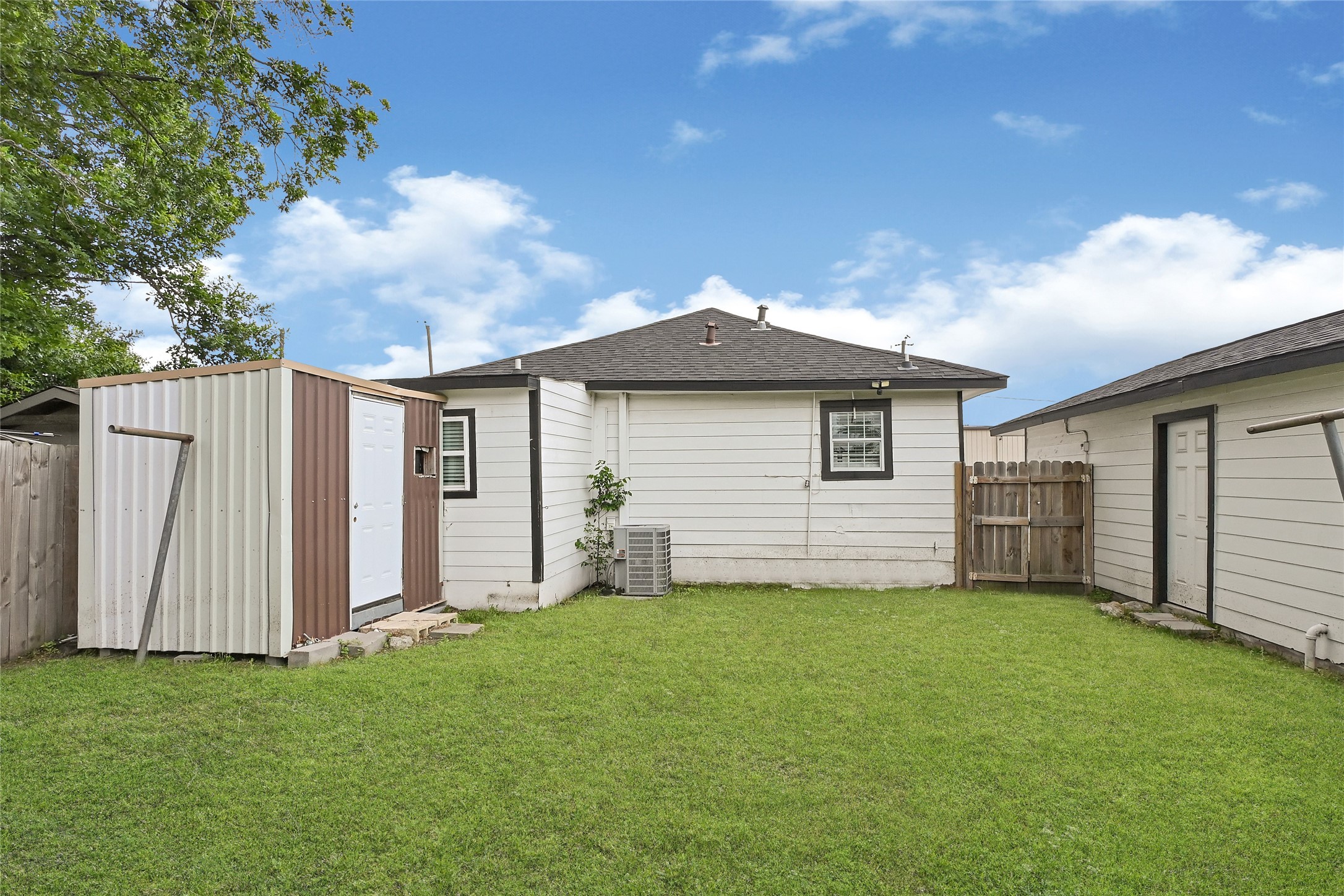 8005 Wiggins Street Houston, TX 77029 - Photo 22 of 25