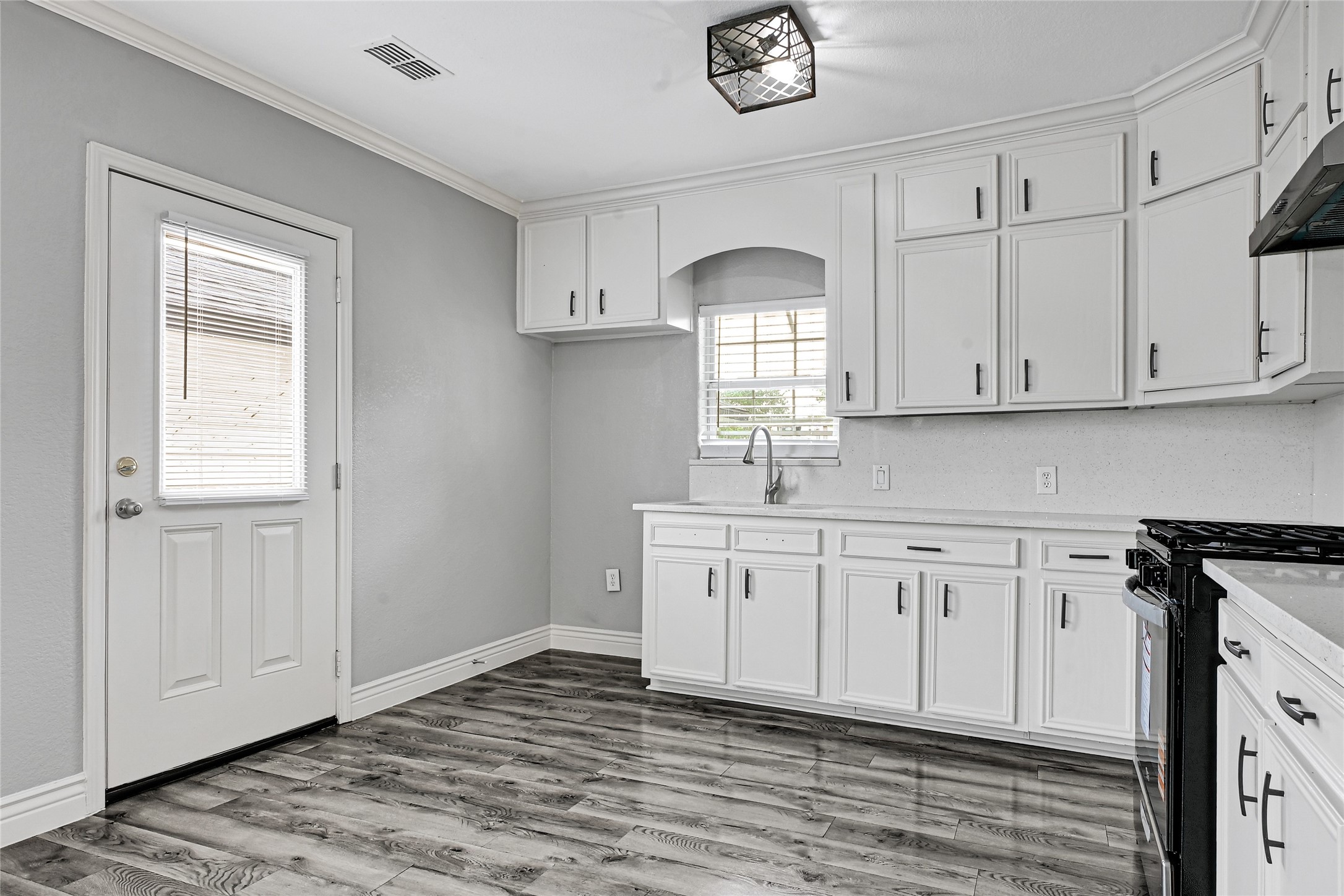 8005 Wiggins Street Houston, TX 77029 - Photo 10 of 25