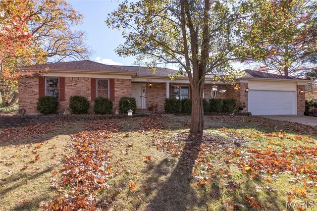 $380,000 | 9860 East Vista Drive, Hillsboro, MO 63050