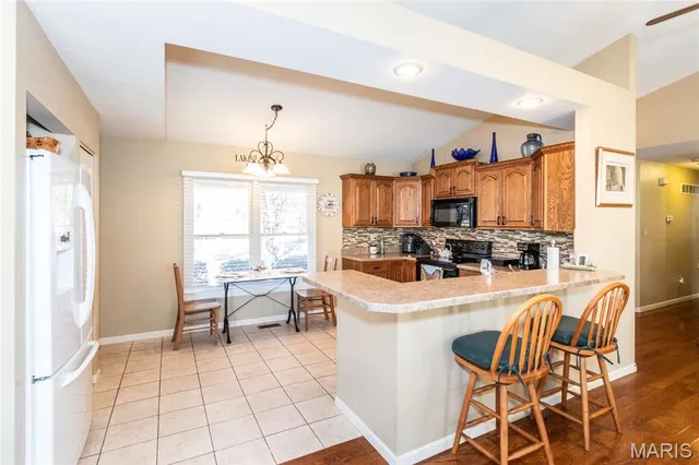 $380,000 | 9860 East Vista Drive, Hillsboro, MO 63050