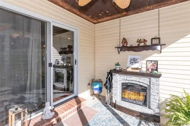 $380,000 | 9860 East Vista Drive, Hillsboro, MO 63050