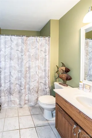 $380,000 | 9860 East Vista Drive, Hillsboro, MO 63050