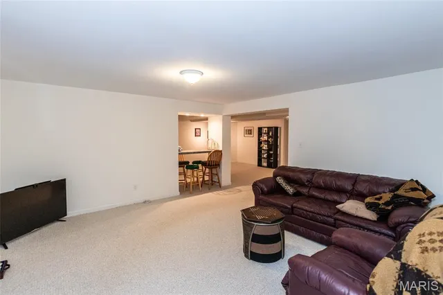 $380,000 | 9860 East Vista Drive, Hillsboro, MO 63050