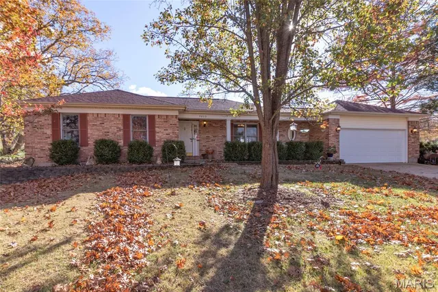 $380,000 | 9860 East Vista Drive, Hillsboro, MO 63050