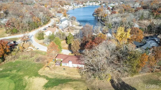 $380,000 | 9860 East Vista Drive, Hillsboro, MO 63050