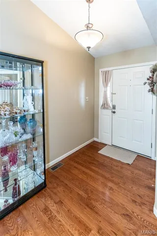 $380,000 | 9860 East Vista Drive, Hillsboro, MO 63050