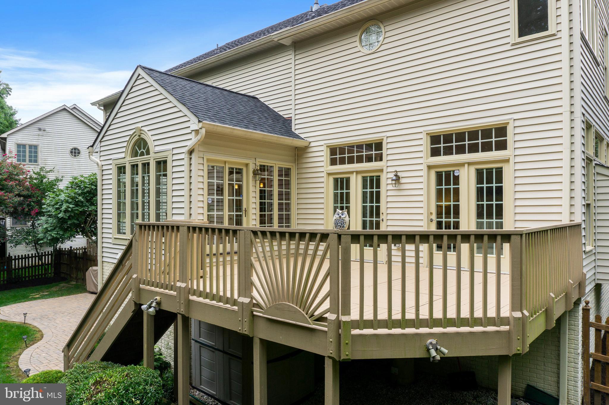 6309 Cardinal Hill Place Springfield, VA 22152 - Photo 7 of 48