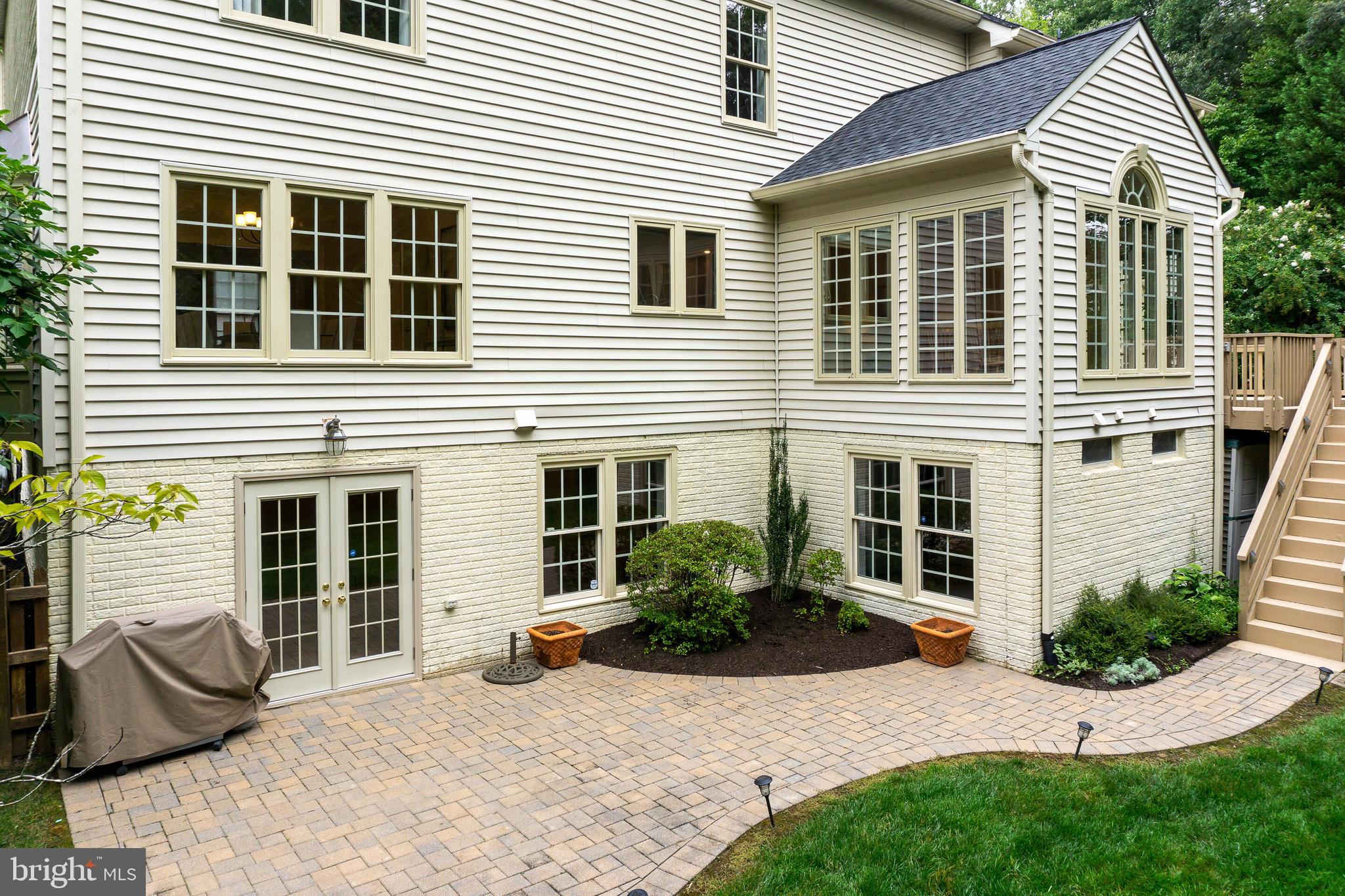 6309 Cardinal Hill Place Springfield, VA 22152 - Photo 8 of 48