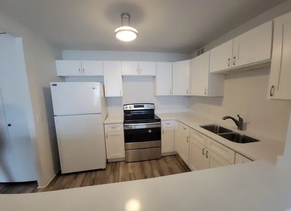 $2,300 | 5415 North Sheridan Road, Unit 2602, Chicago, IL 60640