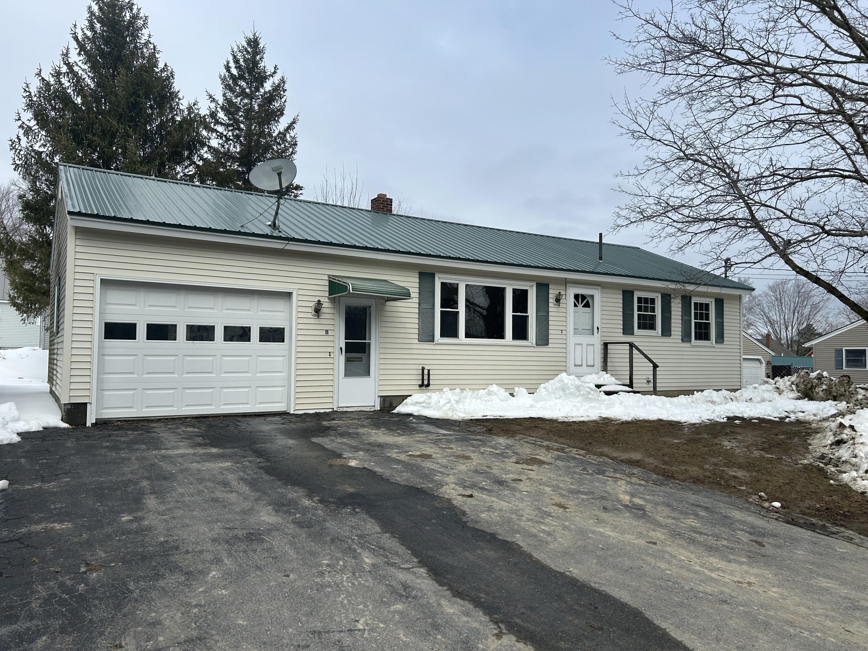 11 Gilbert Street Waterville, ME 04901 - Photo 1 of 21 IMG_1648