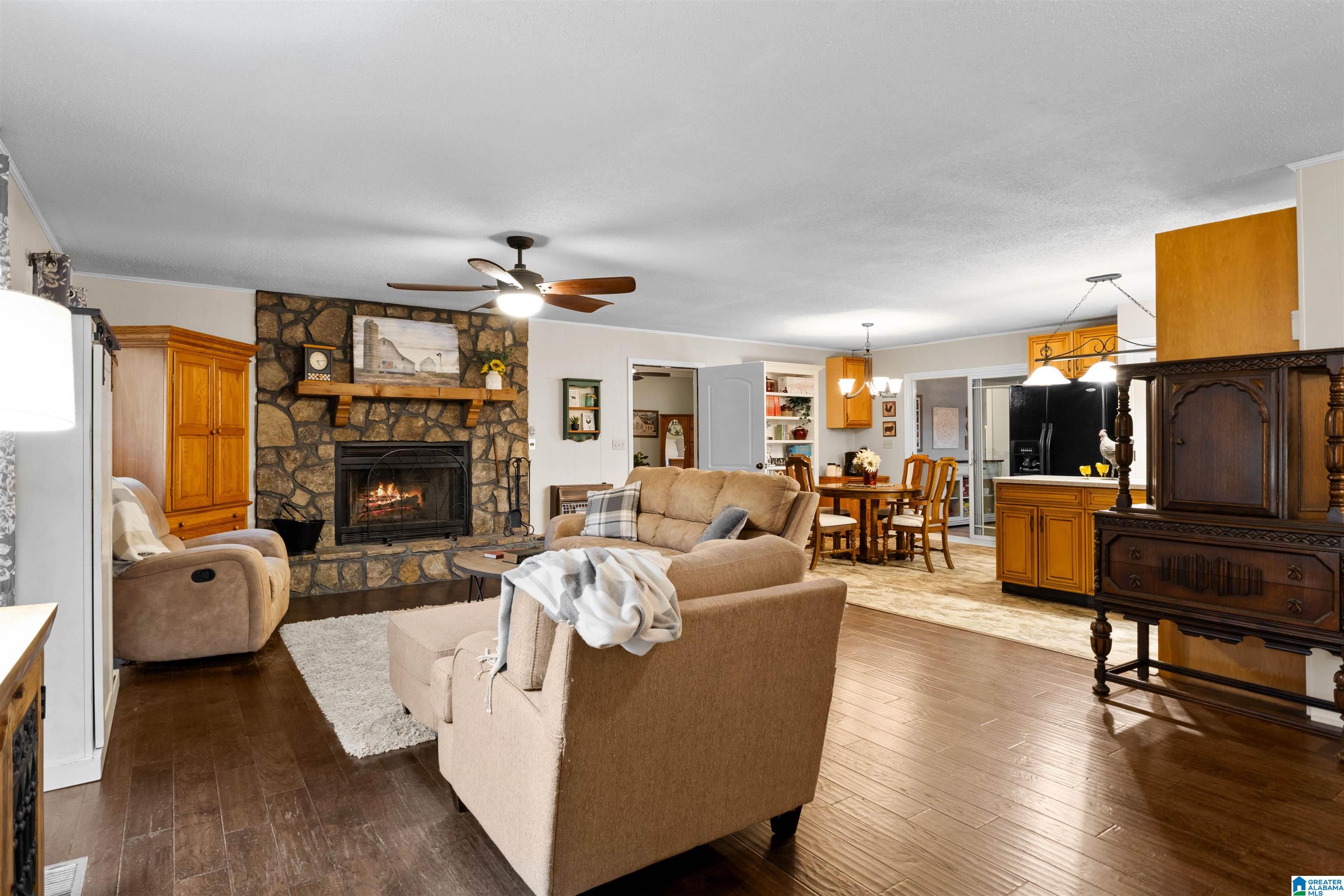 560 Phillips Drive Oneonta, AL 35121 - Photo 8 of 50