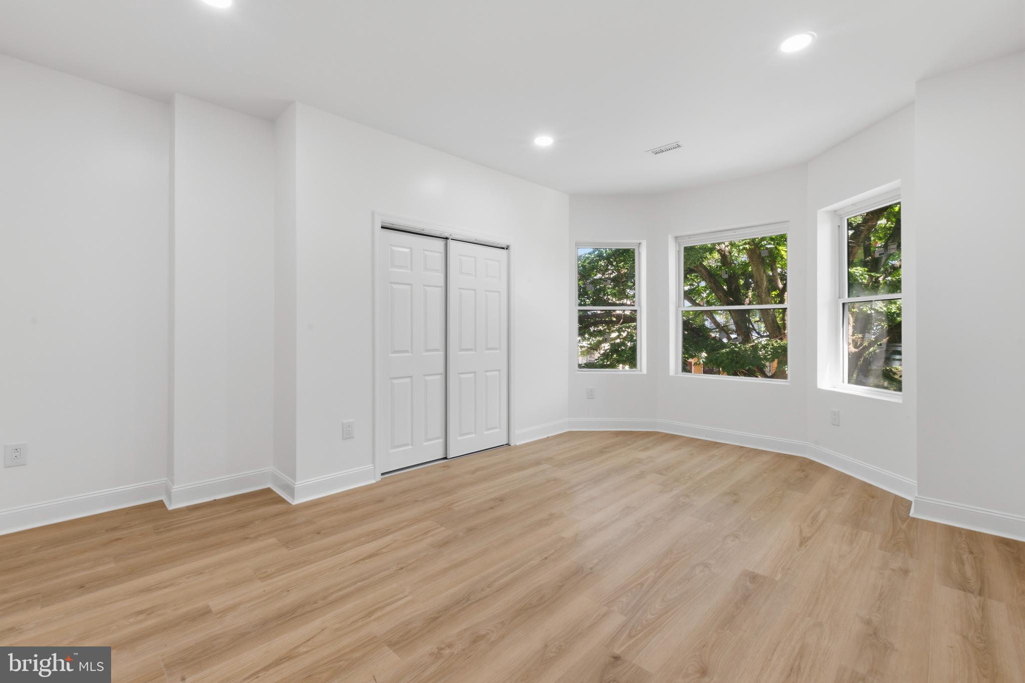 83 West Sharpnack Street Philadelphia, PA 19119 - Photo 29 of 38