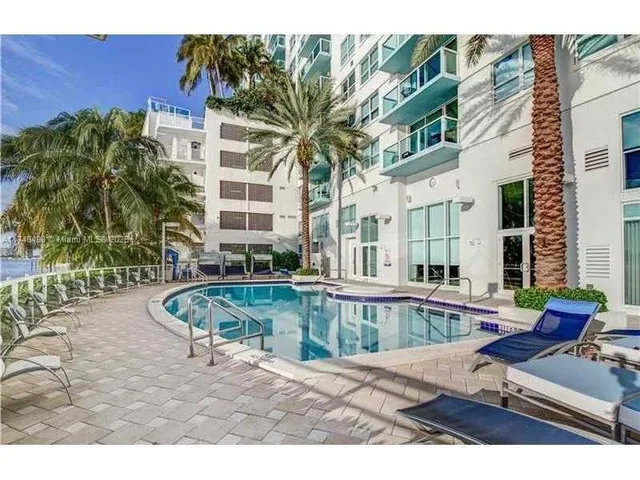 $5,800 | 650 West Avenue, Unit 2804, Miami Beach, FL 33139