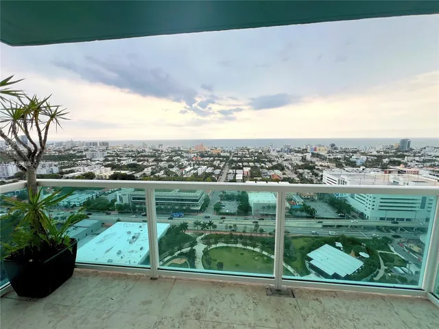 $5,800 | 650 West Avenue, Unit 2804, Miami Beach, FL 33139